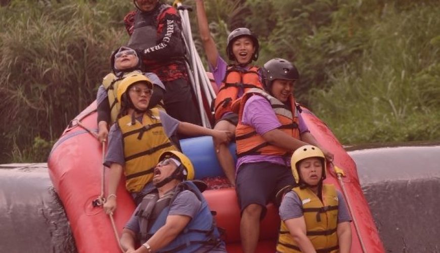 Rafting di Sungai Cisadane Bogor bersama iOutbound