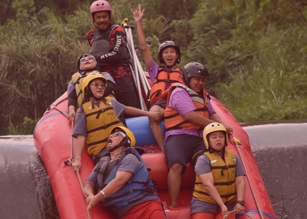 Rafting di Sungai Cisadane Bogor bersama iOutbound